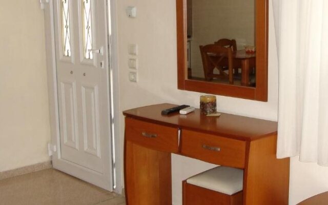 Bozikis Apartments & Studios
