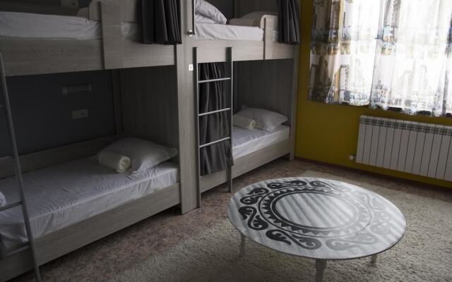 Mountain Road Hostel