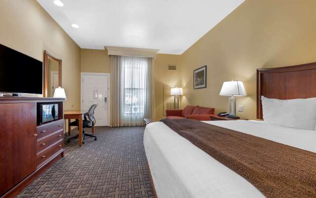 Best Western Plus Swiss Chalet Hotel & Suites