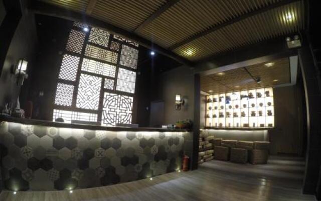 Siguniangshan Tea & Panda Hotel