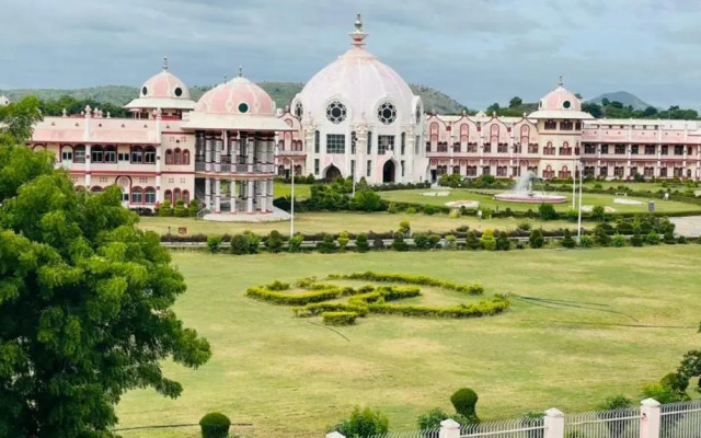 Sai Palace Inn by OYO Rooms