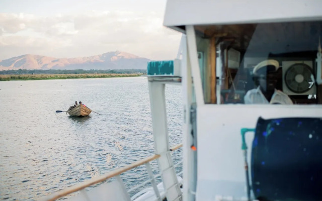 Waters Edge By Serendib