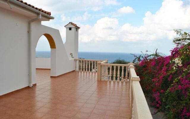 Villa Paradisia by Amy Villas