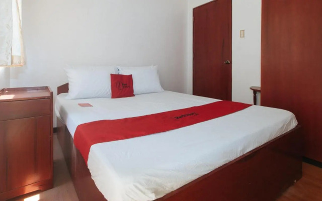 RedDoorz @ Sun Miles Condominium