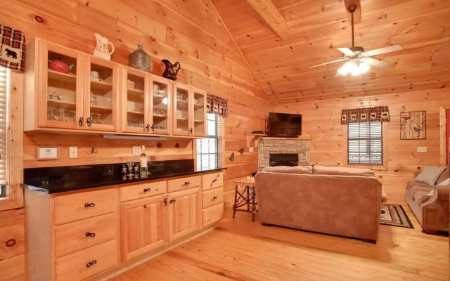 Lucky Cub Cabin