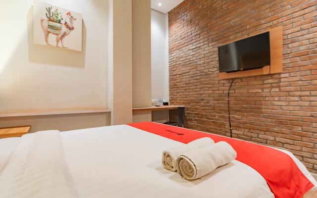 RedDoorz Plus @ Doorman Guest House