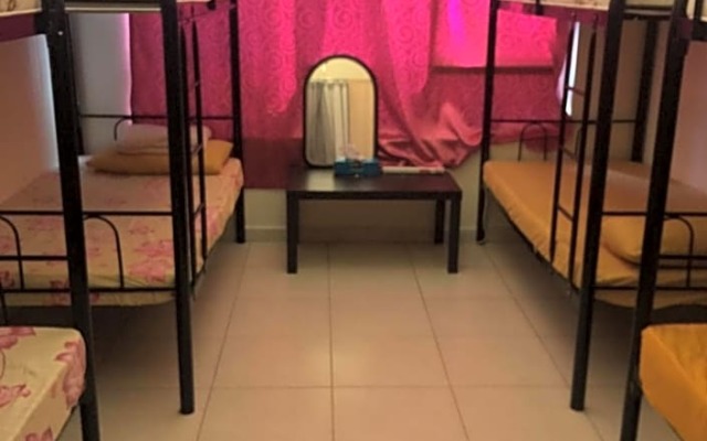 FEMALE ONLY-AnaRuby Backpackers- Metro Station Mashreq