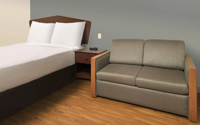 WoodSpring Suites Topeka