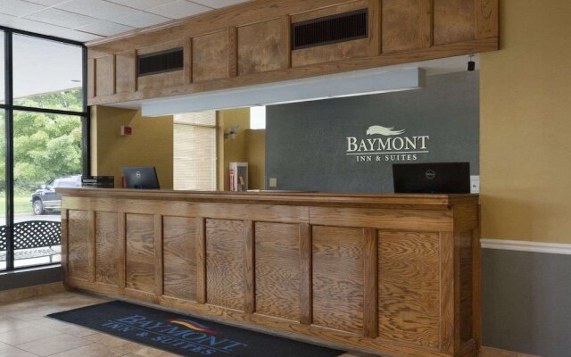 Baymont Inn and Suites Salem Roanoke Area