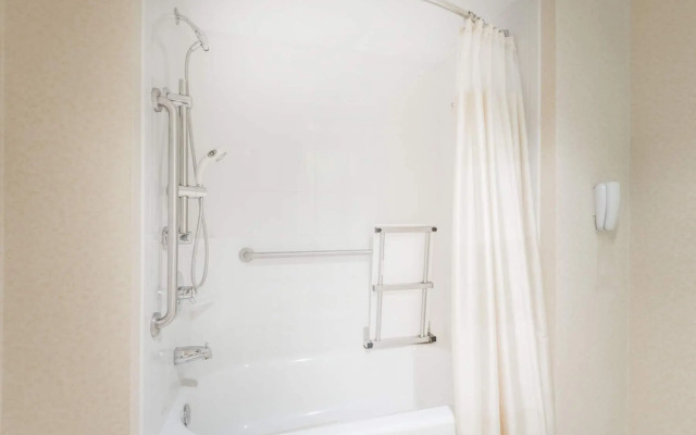 Baymont Inn And Suites - Greensburg IN