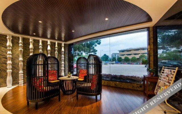 Yijia East Pinwei Hotel