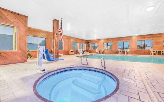 Super 8 by Wyndham Ottumwa