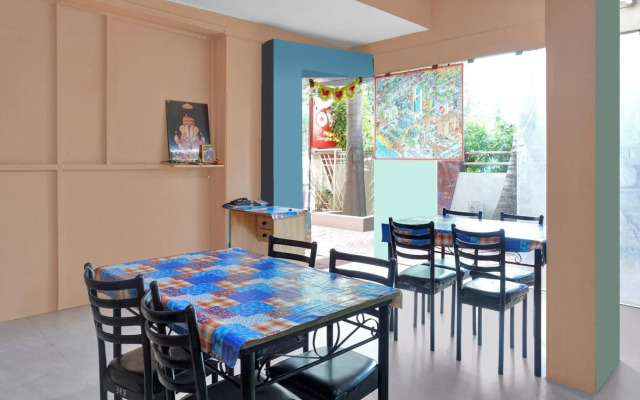 Fabhotel Destiny Living