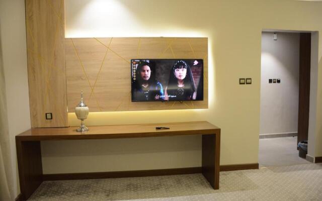E1 Hotel