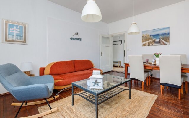 Spacious Apartment Kolobrzeg by Renters