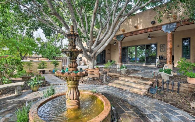 Restful Sonoran Retreat: Shared Backyard & Hot Tub