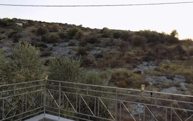 Nikos House Megara
