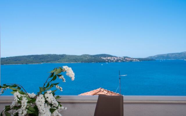 Apartment With Breathtaking sea View