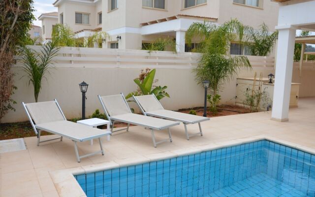 Anthorina Villa 13