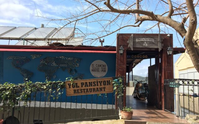 El Camino Hostel & Pub