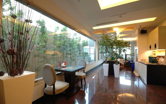 UINN RELAX HOTEL (New Taipei Linkou)