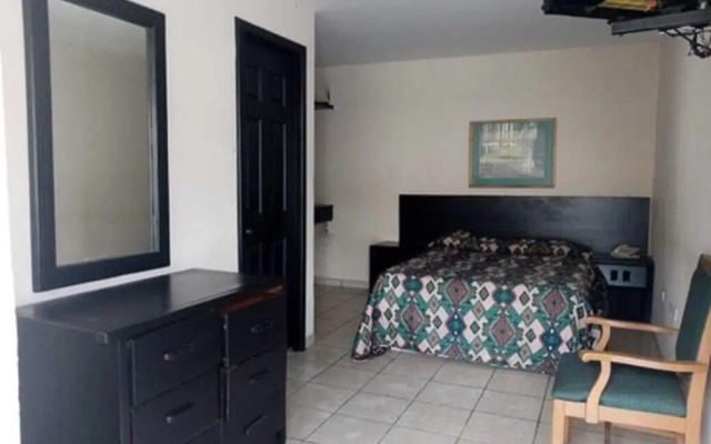 Hotel Santander Inn & Suites