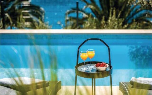 Four-Bedroom Holiday Home in Milna