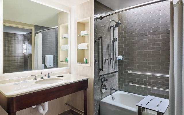 The Westin Chicago River North