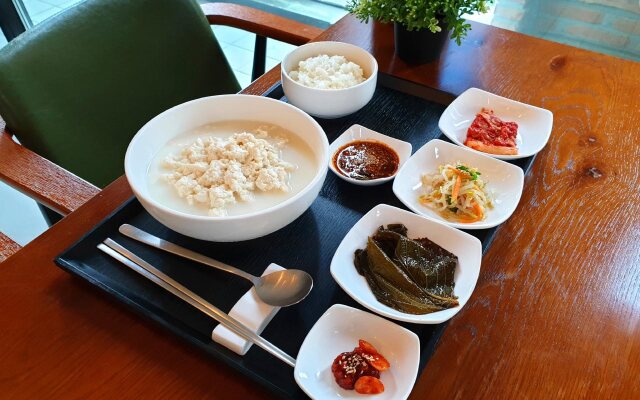 Gangneung Boutique Hotel Bombom