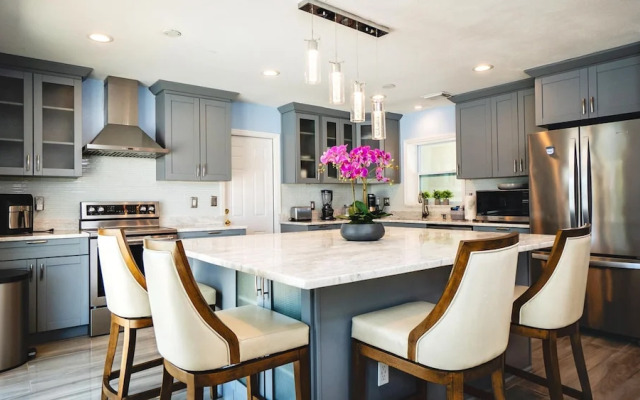 Fun Pool Relax16miles Bushgarden