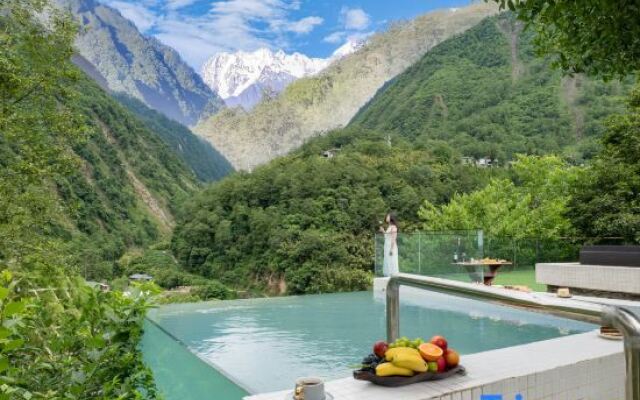 Hailuogou Tongtang·Secret Garden Holiday Villa·Snow Mountain Holiday Villa