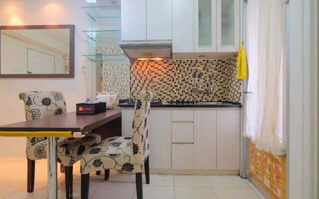 Emerald Functional 2BR Apartment Gading Nias