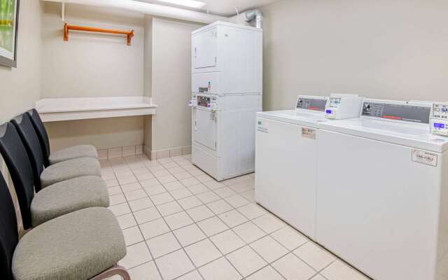 La Quinta Inn & Suites San Antonio Airport