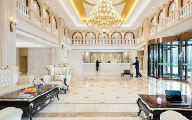 Vienna Hotel (Xinji TV Tower)