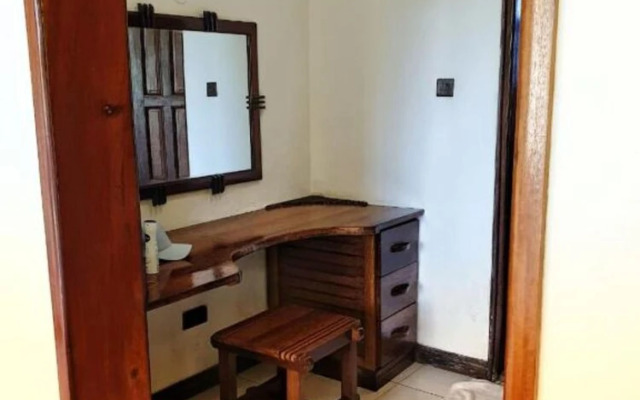 Stay.Plus Bamburi Beachfront Apartment