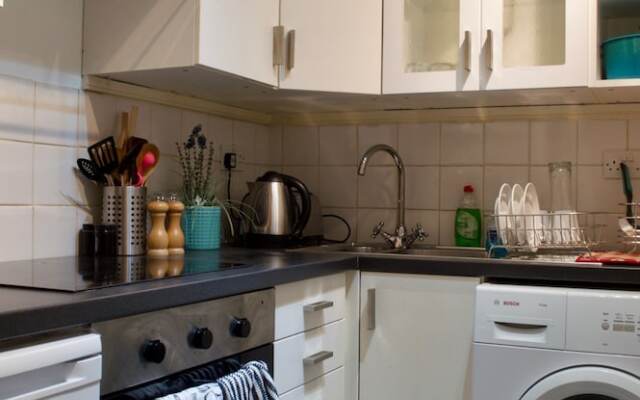 2 Bedroom Flat In Stockton