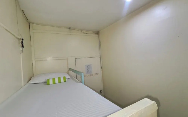 Resort’s Side Hostel near Shangrila