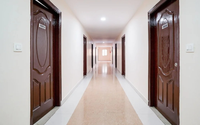 FabHotel Leo Grand