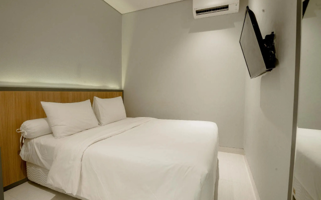 Front One Hotel Gresik