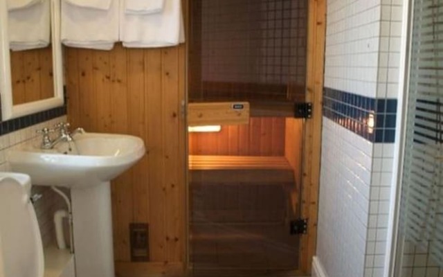 Rooftop 3Br Ph-Indoor Sauna In Dublin