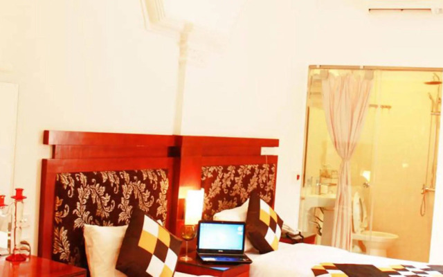 La Dora Hanoi Hotel & Travel