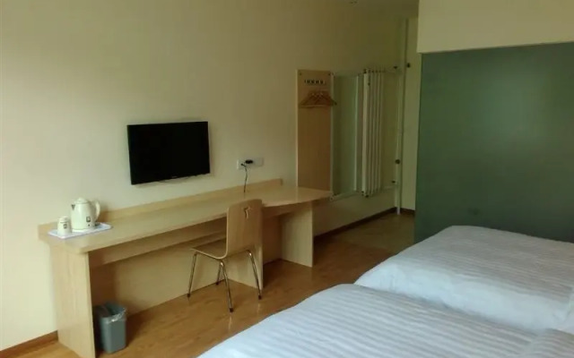 7Days Inn Dunhuang Night Fair