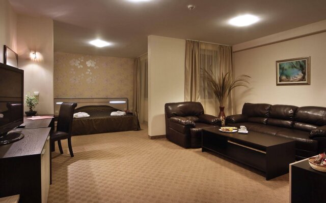 City Avenue Hotel
