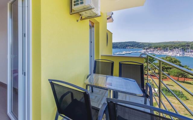Nice Apartment in Pomer With 2 Bedrooms