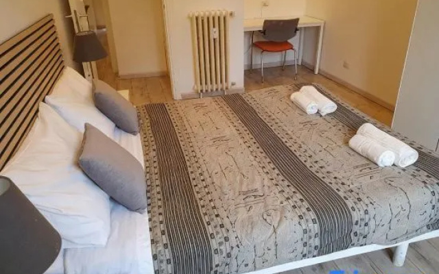 Spacious & Lovely - 4 Queen Bed