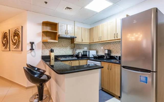 Live spacious 3BR - All En suite with Balcony