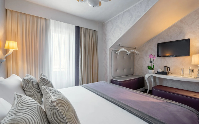 Carnival Palace Hotel