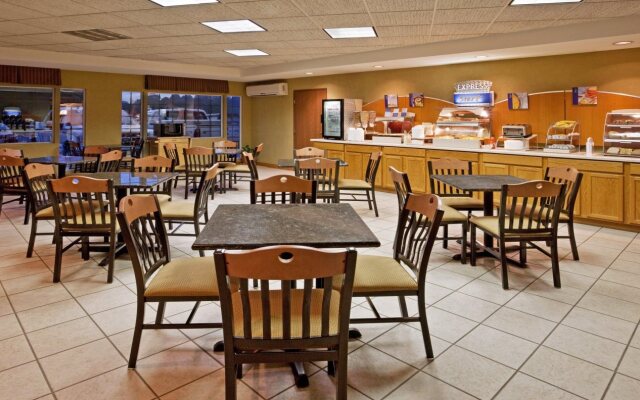 Holiday Inn Express Murrysville - Delmont by IHG