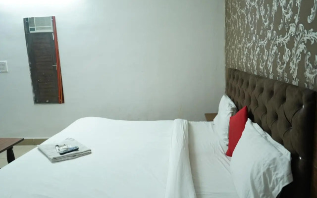 OYO 37169 Hotel Quadis