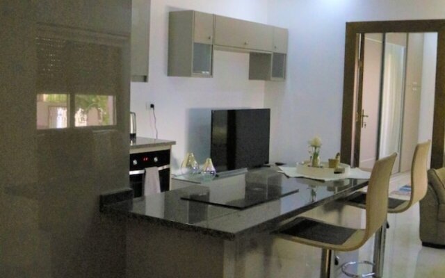 Amazing one Bedroom Apartment in Amman, Elwebdah 5